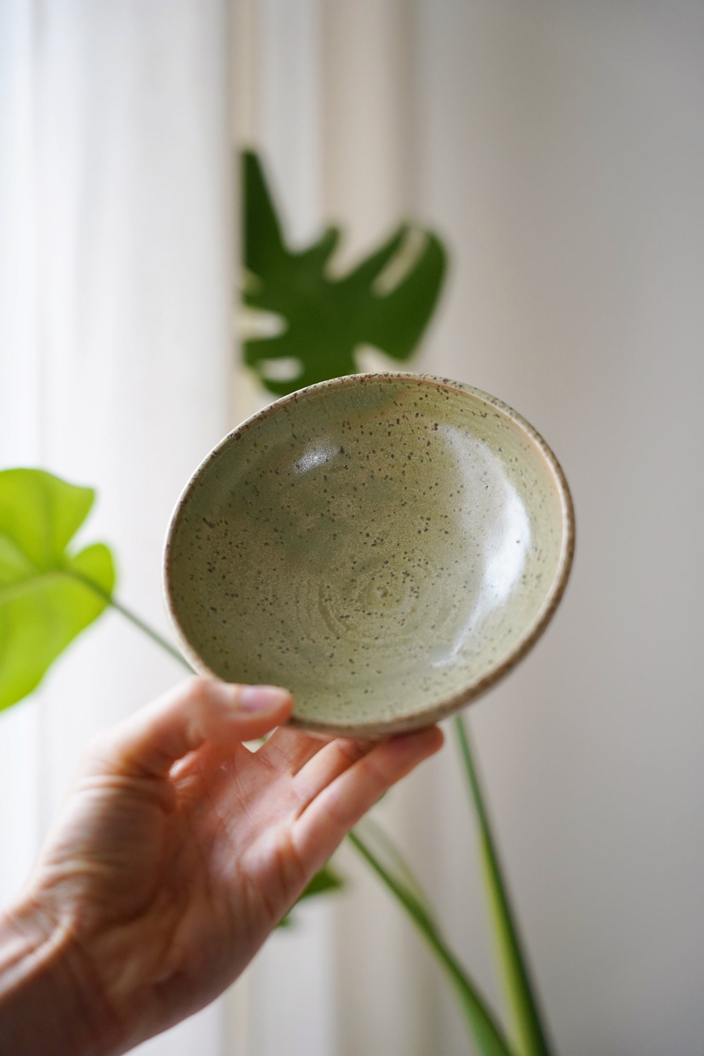 Kleine Schale - light sage gesprenkelt