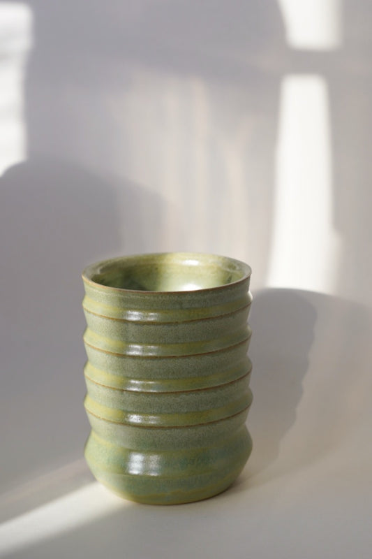Keramik Vase – handgemacht, klein | Salbeigrün | KATKAT Keramik