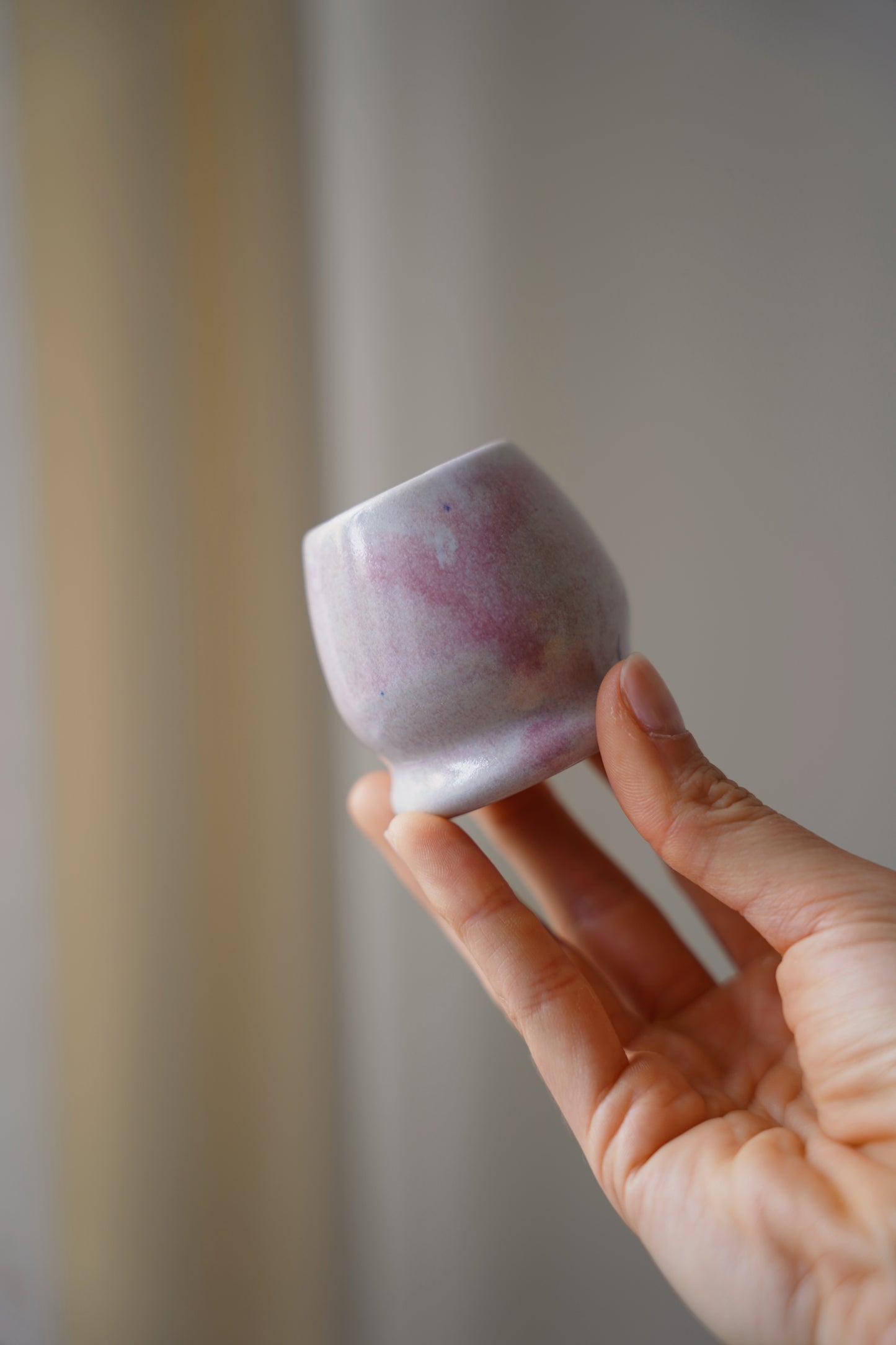 Matcha Besenhalter Keramik – lila-blau pastell
