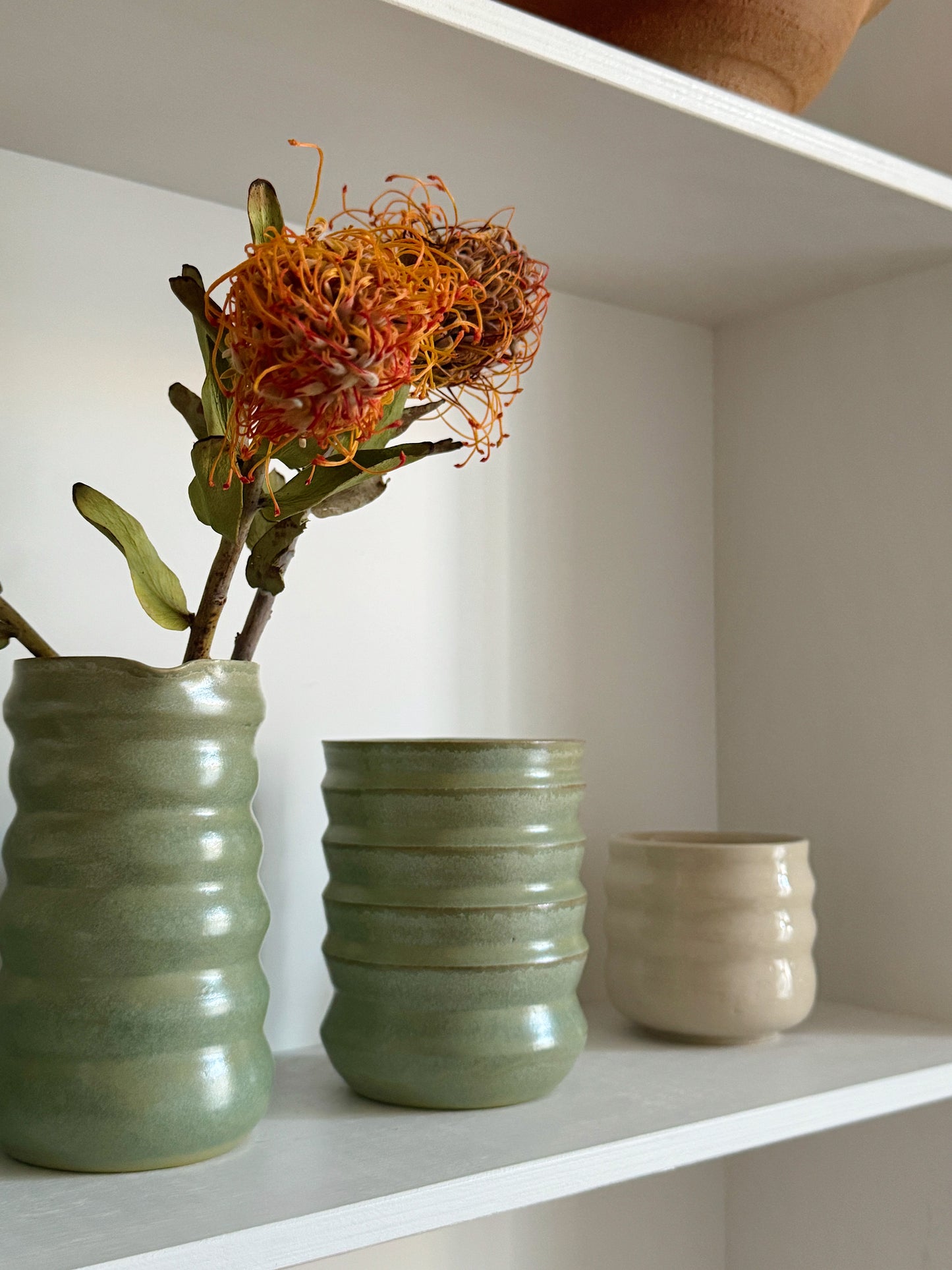 Keramik Vase – handgemacht, klein | Salbeigrün | KATKAT Keramik