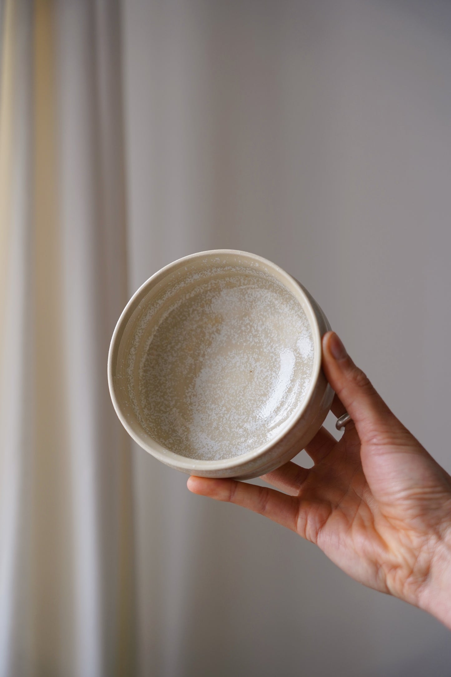 Gewellte Tasse - schneeweiß glänzend